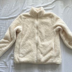 Uniqlo fluffy white jacket